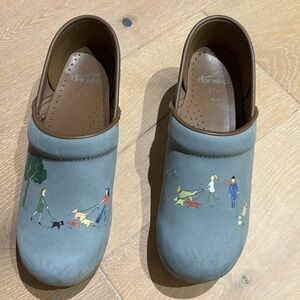 Rare Blue Nubuck Dansko Clogs w/ Dog Walkers!